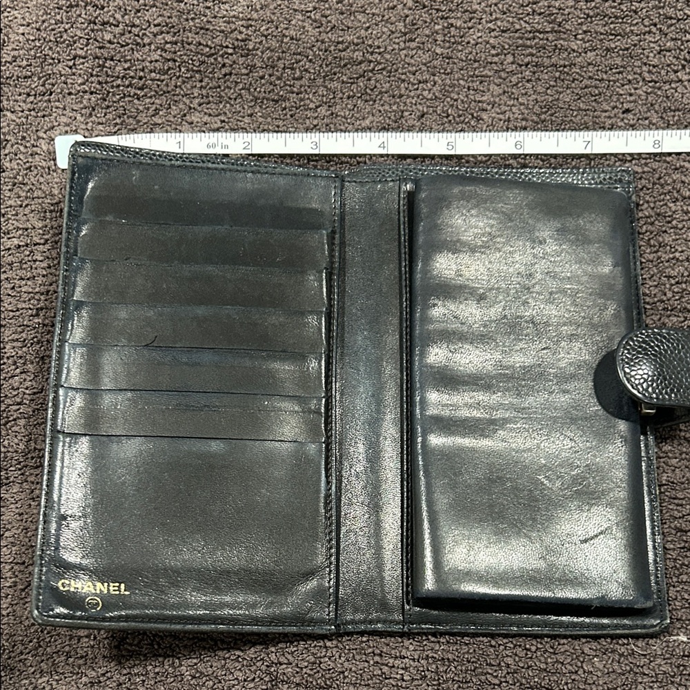 Vintage CHANEL Textured Black Leather Wallet Hologram - Picture 4 of 12